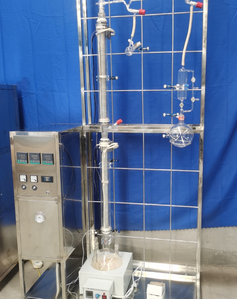 共沸精馏塔的操作参数如何确定？