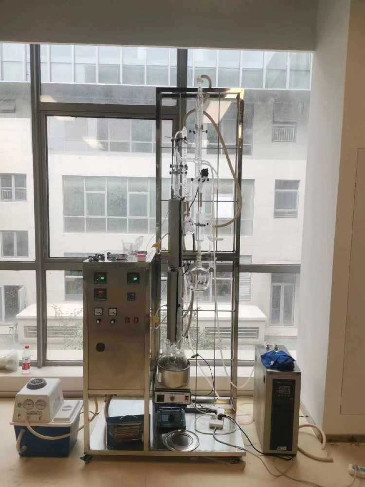 玻璃精馏塔的制造工艺解析