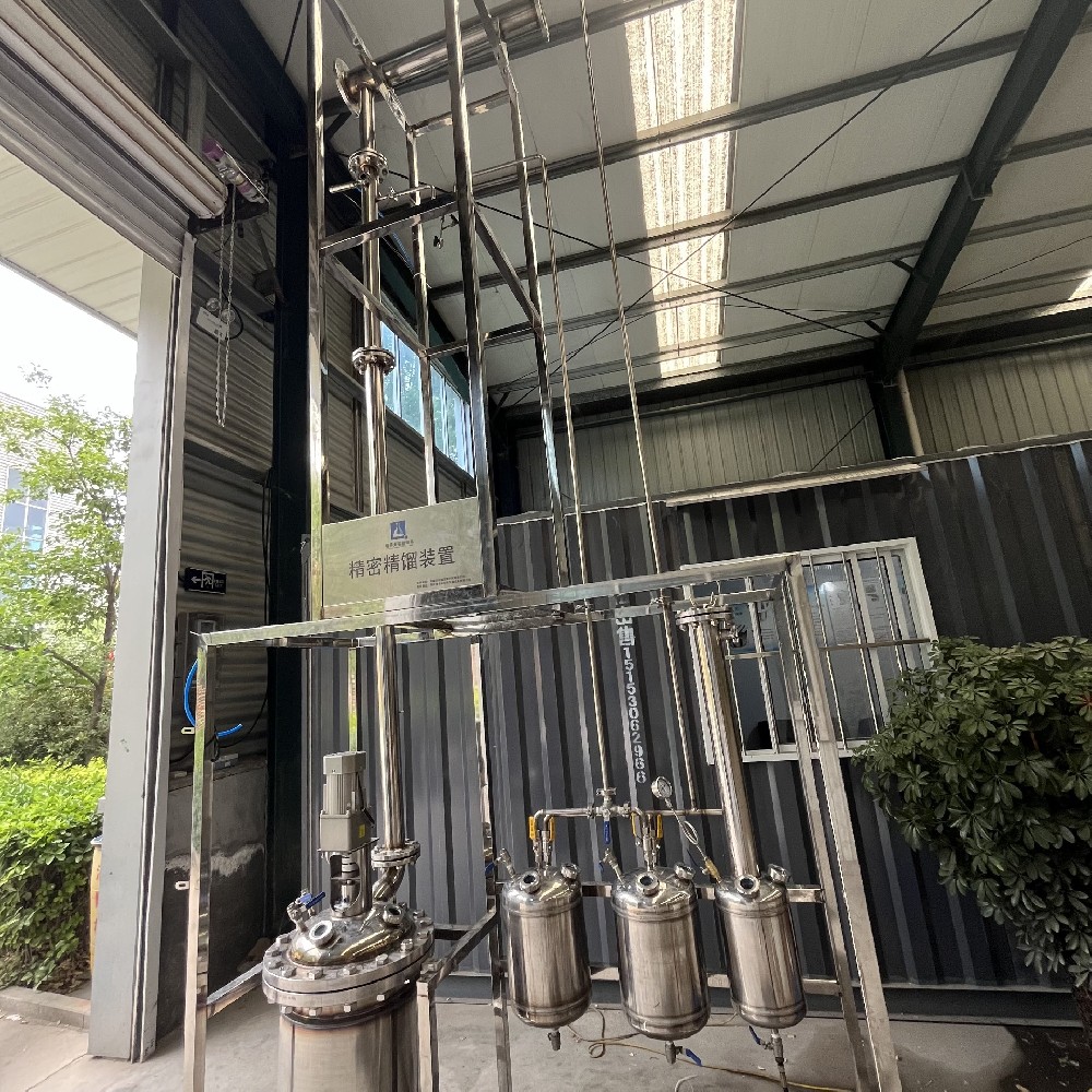 不锈钢精馏塔的耐腐蚀性能与应用优势说明