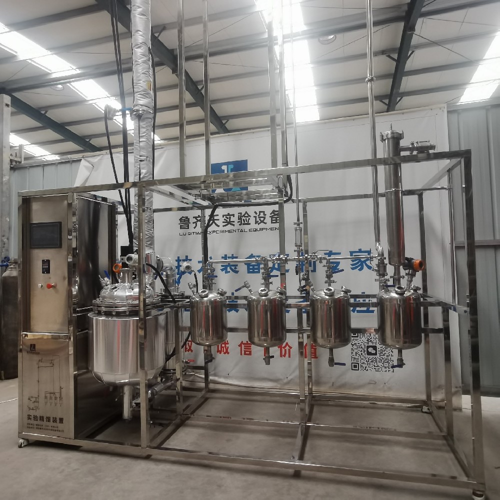 在精馏操作中怎样调节塔的压差